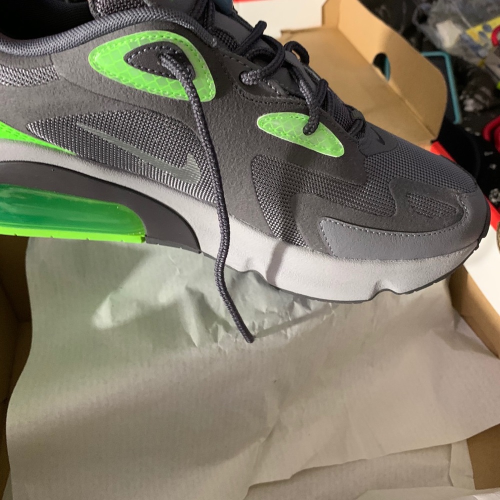 Brand new Nike air max 200